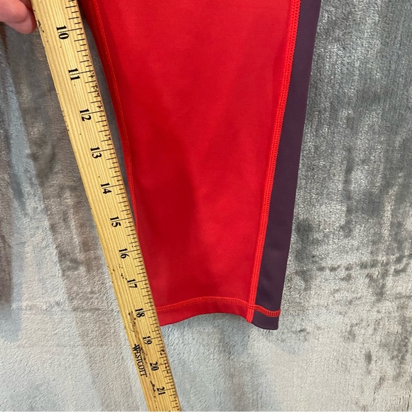 ZYIA Active 20” Light n Tight Capri Leggings Size 8/10 - Picture 5 of 7